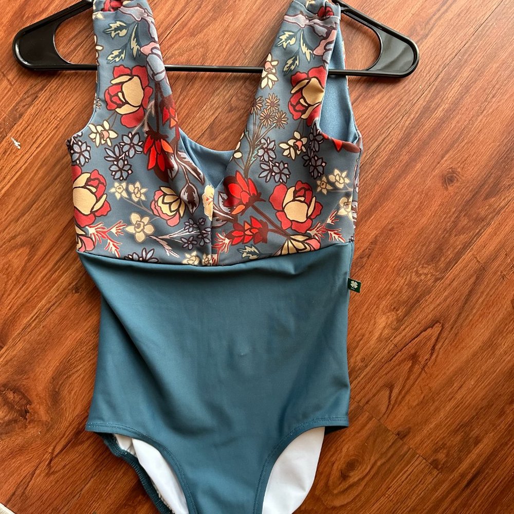 Luckyleo Dancewear "Posh" leotard Size Medium blue floral print